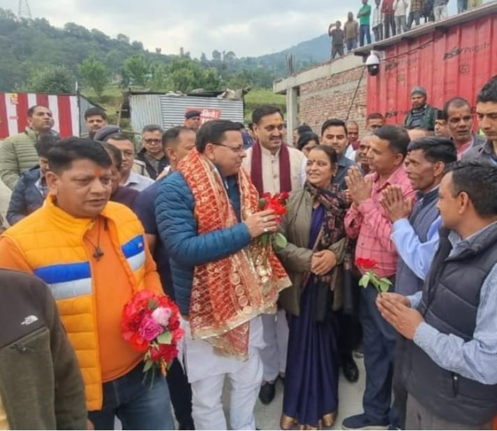 CM पुष्कर सिंह धामी ने गुप्तकाशी पहुंचने पर यात्रा व्यवस्थाओं का लिया जायजा