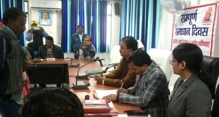 रायबरेली-संपूर्ण समाधान दिवस में आए 23 में एक का हुआ निस्तारण