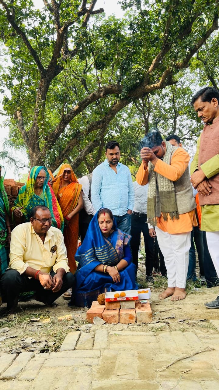 रायबरेली-रामसांडा गांव में जलनिकासी के लिए 15 लाख की लागत से बनेगा नाला , हुआ शिलान्यास