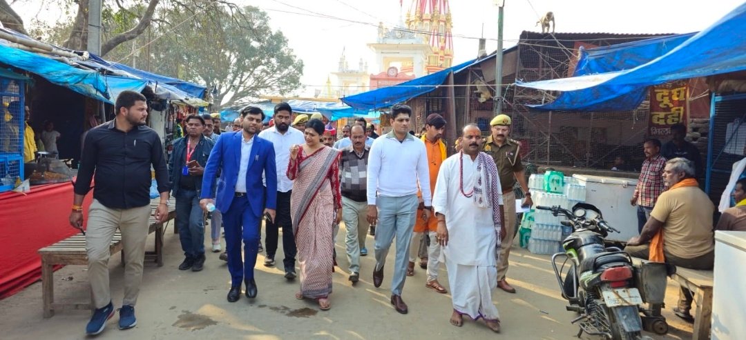 डीएम व एसपी ने महाशिवरात्रि के दृष्टिगत भवरेश्वर मंदिर का किया निरीक्षण