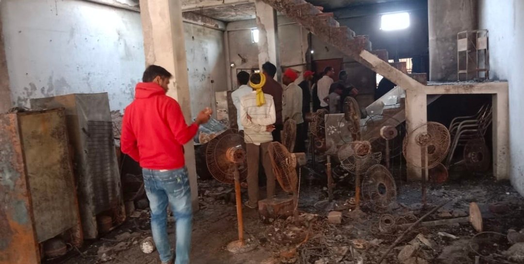 रायबरेली-विद्युत शॉर्ट सर्किट से दुकान में लगी आग , दस लाख का सामान खाक 