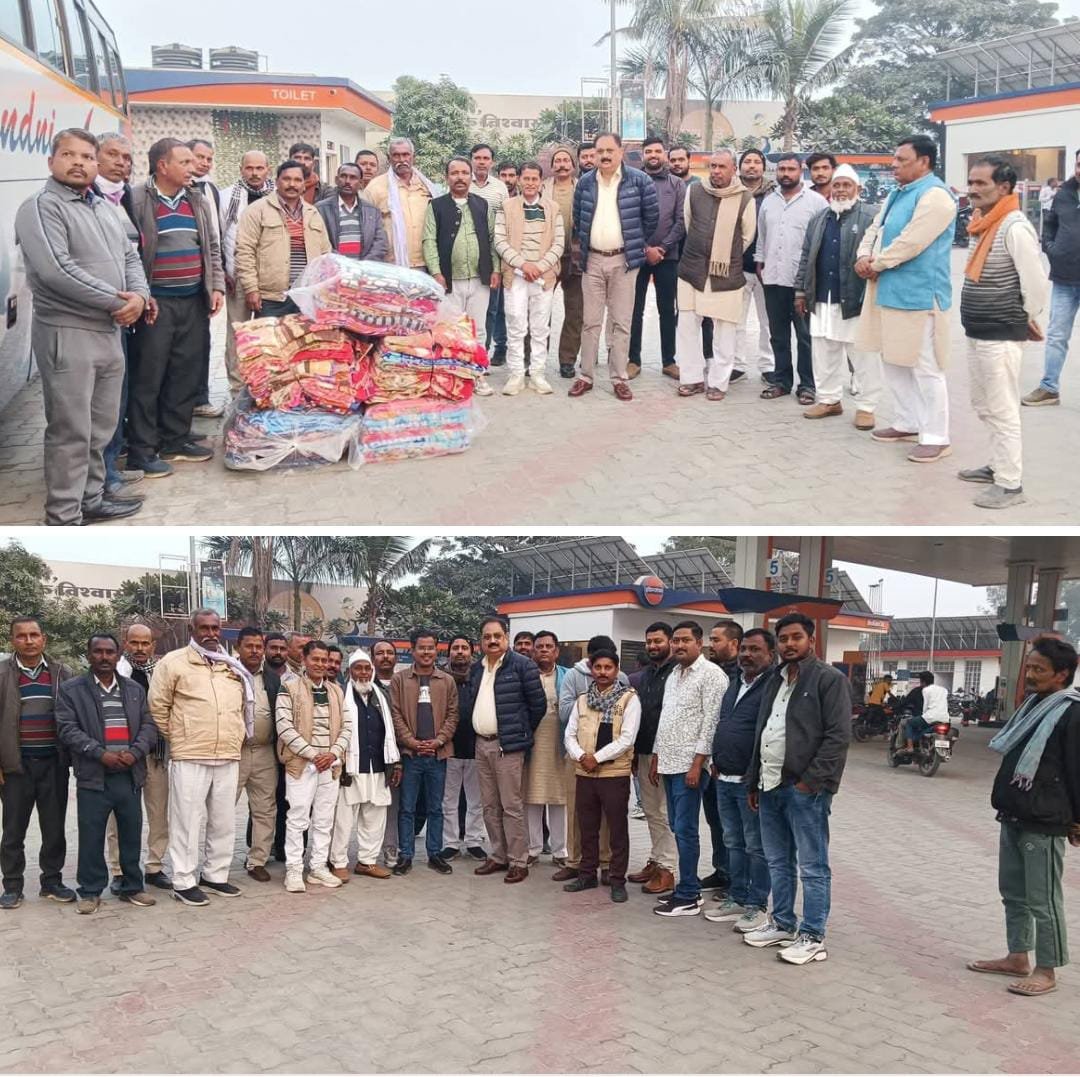 रायबरेली: कांग्रेस पार्टी के आह्वान पर पूर्व विधायक कुं•अजयपाल सिंह नें एक बस को दिल्ली किया रवाना