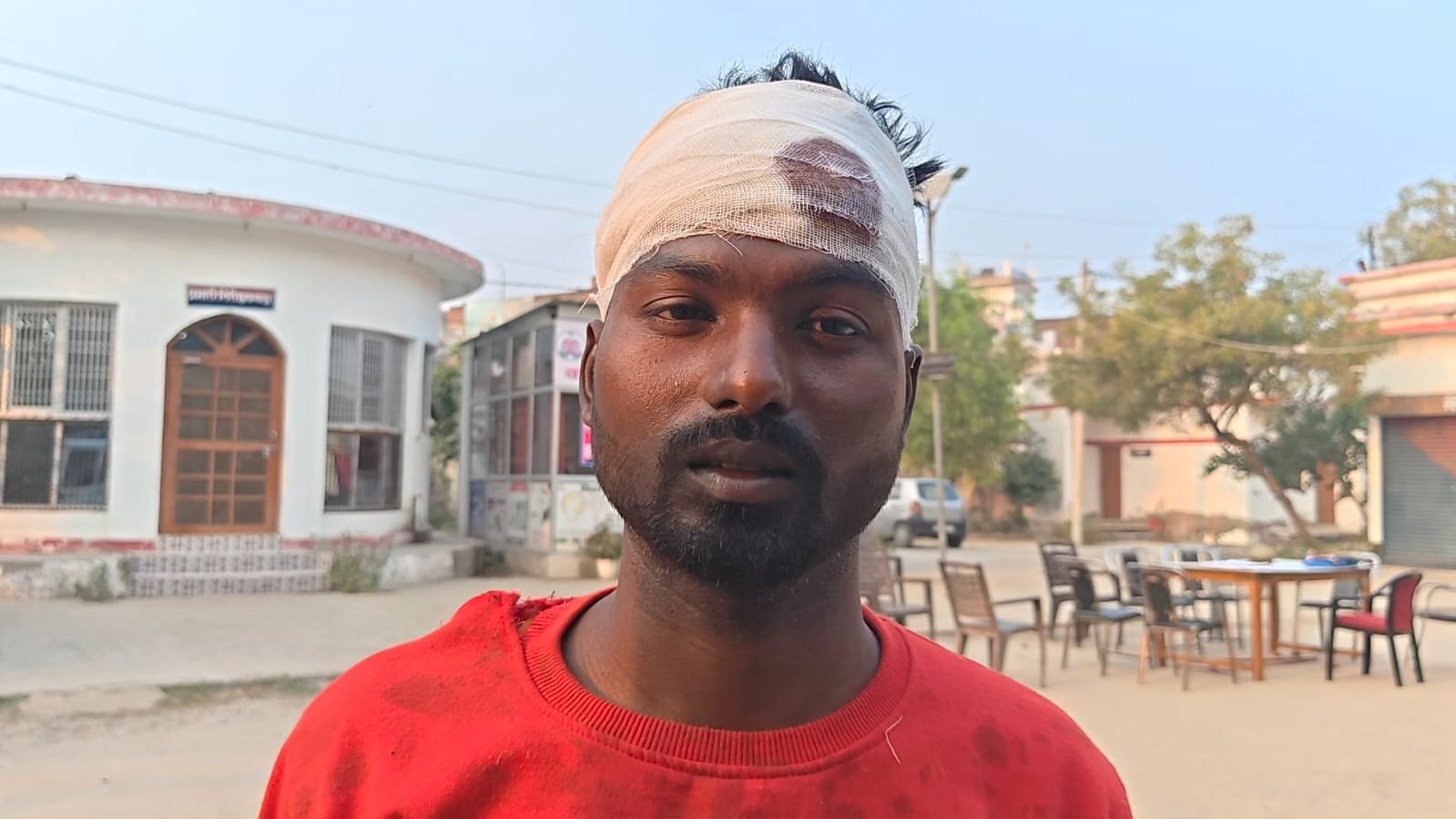 रायबरेली - नशे के लिए पैसे न देने पर छोटे भाई ने साथी संग बड़े भाई को पीटा, घायल