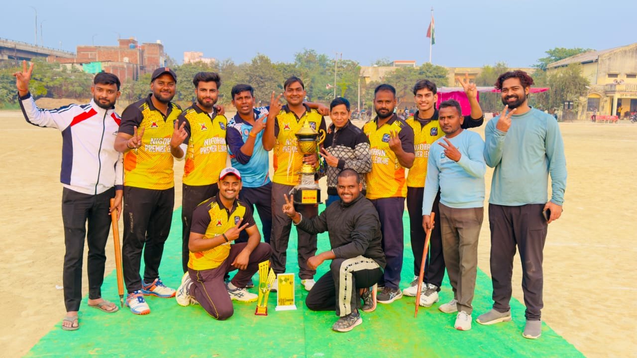 रायबरेली - ग्रामीण टेनिस क्रिकेट बाल प्रतियोगिता में ब्लैक माम्बा बछरांवा बनी विजेता