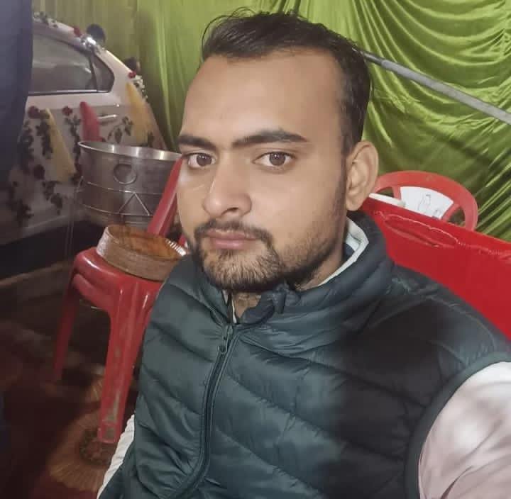 रायबरेली - फांसी के फंदे पर लटका मिला 23 वर्षीय युवक शव, पुलिस जांच में जुटी