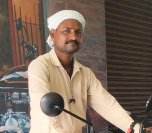 रायबरेली - ट्रक की टक्कर से क्षेत्र के बाइक सवार युवक की आगरा एक्सप्रेसवे पर दर्दनाक मौत