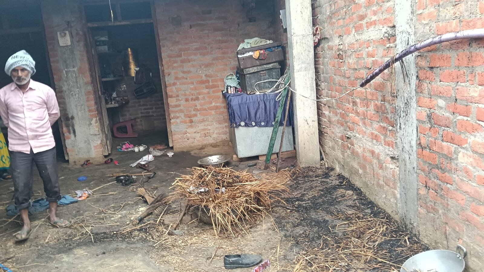 रायबरेली - अज्ञात कारणों से लगी आग, गृहस्थी जलकर खाक