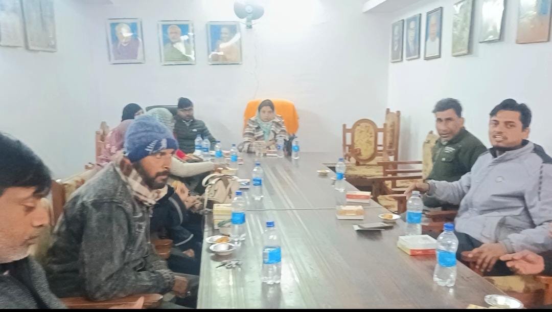 रायबरेली- ऊंचाहार नगर पंचायत अध्यक्ष के मनमाने प्रस्ताव के मंसूबों पर सभासदों ने फेरा पानी