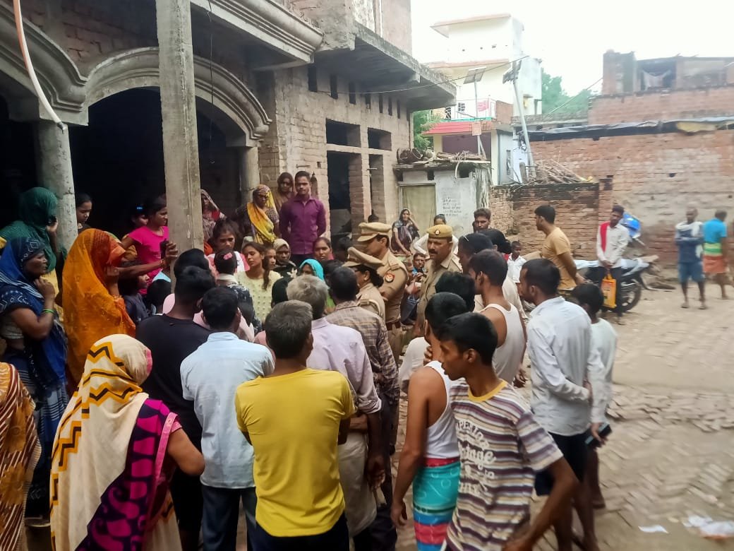 रायबरेली:छेड़-छाड़ का विरोध करने पर किशोरी के साथ मारपीट, की आत्महत्या