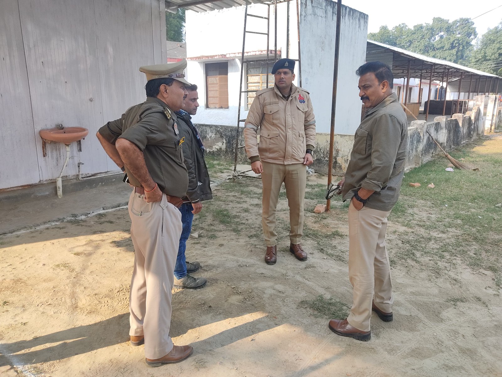 पुलिस अधीक्षक   रिजर्व पुलिस लाइन मे निर्माणाधीन साइबर सेल का किया निरीक्षण