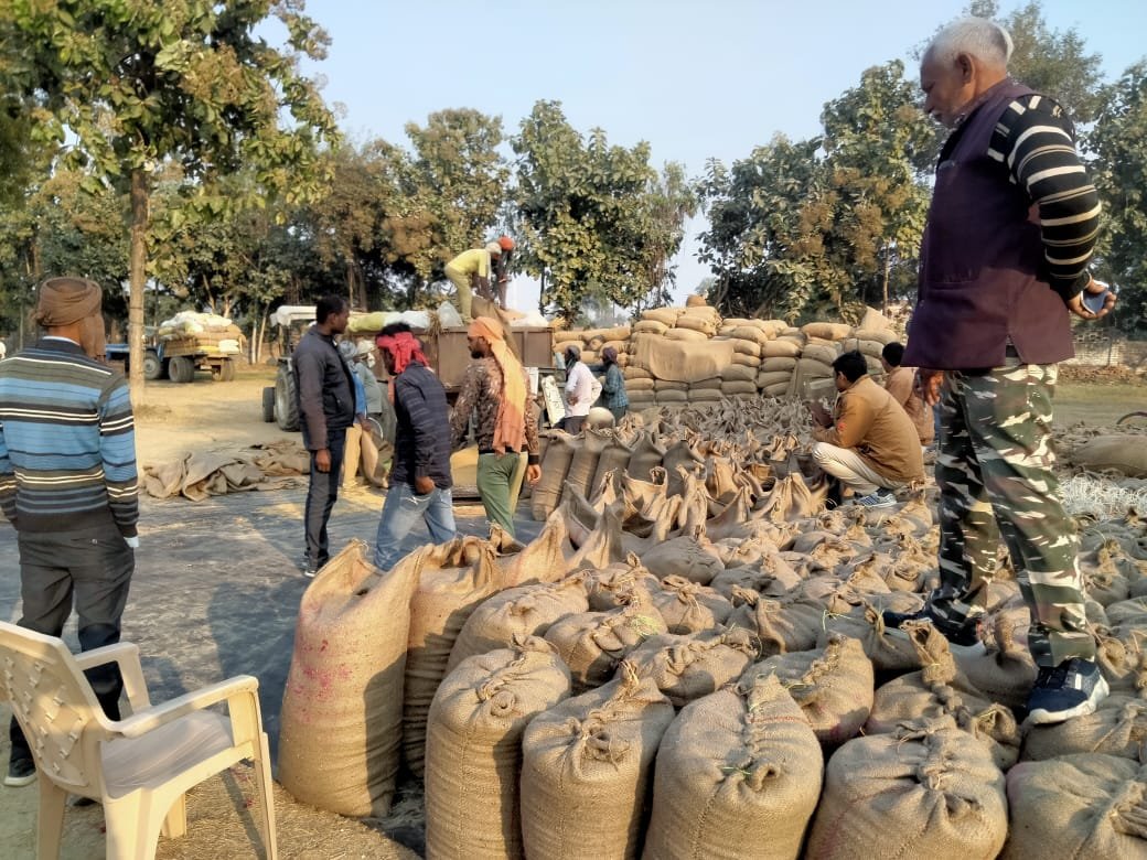 रायबरेली- किसान किसी बिचौलियों के चक्कर ना पडे-अंकित मिश्रा 