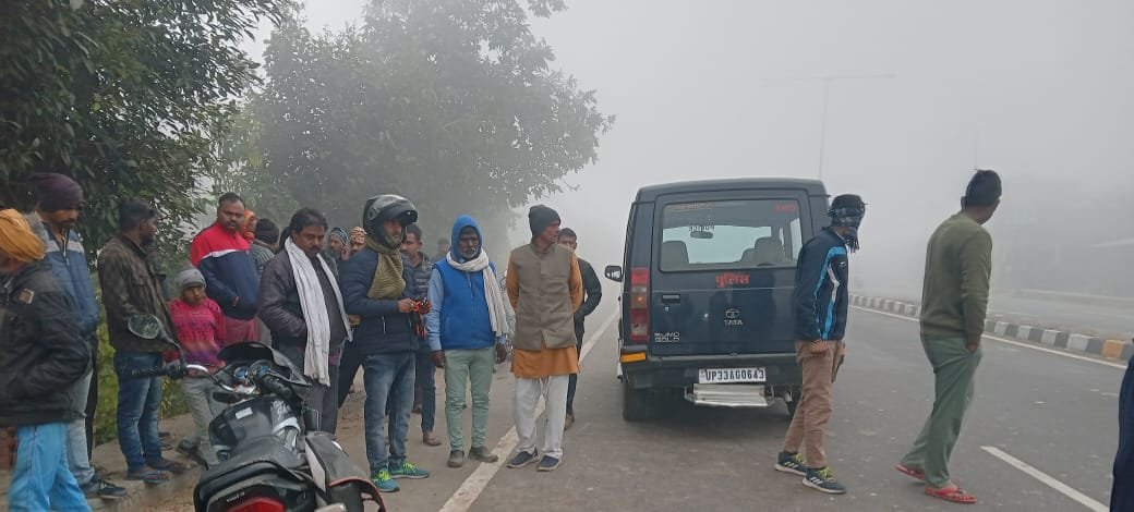 Raibareli-जलनिगम कर्मी की अज्ञात वाहन की  टक्कर से मौत, पुलिस ने शव को कब्जे में लेकर पोस्टमार्टम को भेजा
