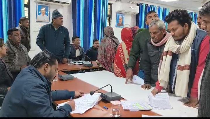 रायबरेली-SDM की अध्यक्षता में आयोजित समाधान दिवस हुआ सम्पन्न,,