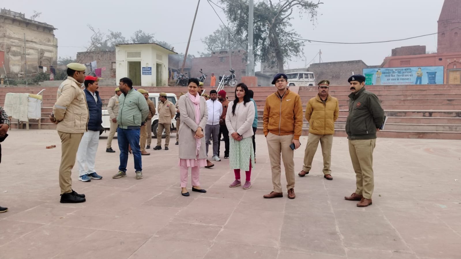 Raibareli-डीएम ने डलमऊ के गंगा घाटों का किया निरीक्षण