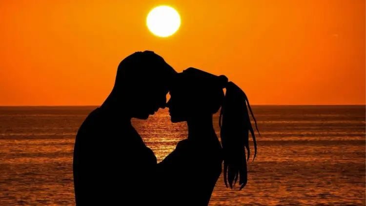 इन 3 राशियों के लड़कों पर मर मिटती हैं लड़कियां, पहली नजर में हो जाती हैं पागल