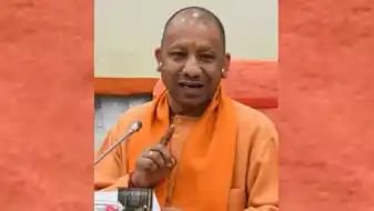 लोकसभा चुनाव से पहले कील-कांटे दुरुस्त करने में जुटी सरकार, सीएम योगी ने की विधायकों के साथ बैठक