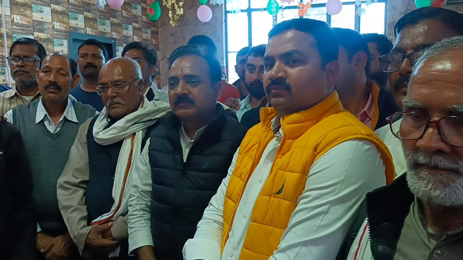 Raibareli-पुराने कांग्रेसी राहुल देव सिंह ने पार्टी छोड़कर दूसरी पार्टी में जाने की तलाश शुरू की है।