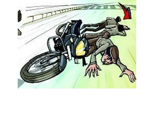 रायबरेली-छुटटा मवेशी से टकराई बाइक युवती की मौत युवक गंभीर रूप से घायल