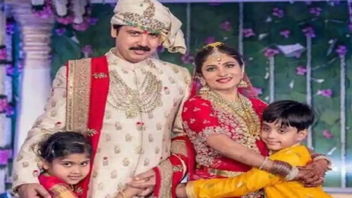 दो शादियों के बाद फ्रांस में रचाई तीसरी शादी...जानें बाहुबली धनंजय सिंह की पूरी दुनिया