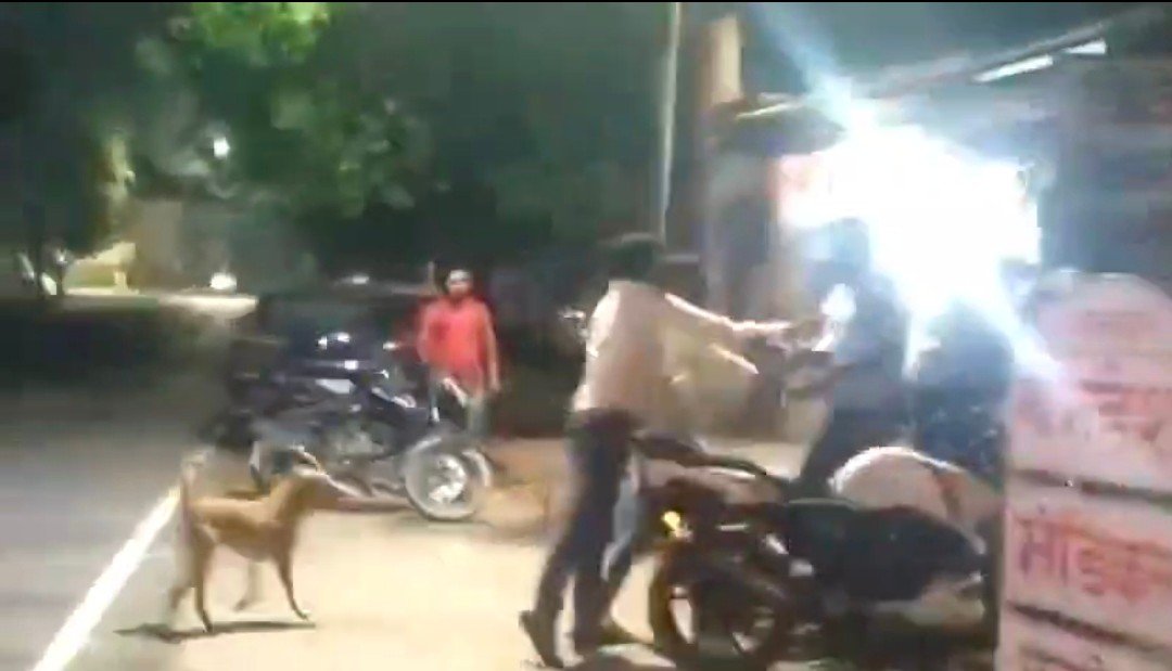 Raibareli- बेलगाम हुए रायबरेली के जिला महिला अस्पताल के कर्मचारी