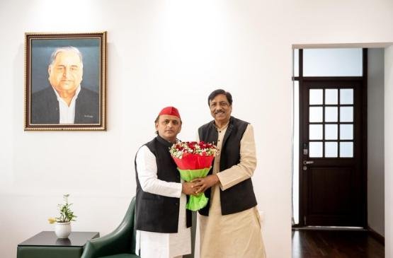 शाहिद सिद्दीकी सपा में शामिल! अखिलेश यादव ने शेयर की फोटो