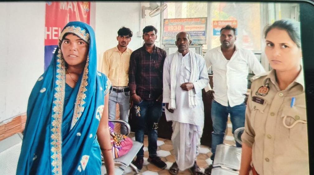 रायबरेली-ऊंचाहार पुलिस महिला का सहारा बनी जाने कैसे,,,,