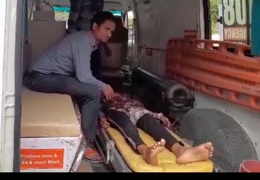 रायबरेली-खेत में लगी झटका मसीन की चपेट में आई युवती , हालत गंभीर,,