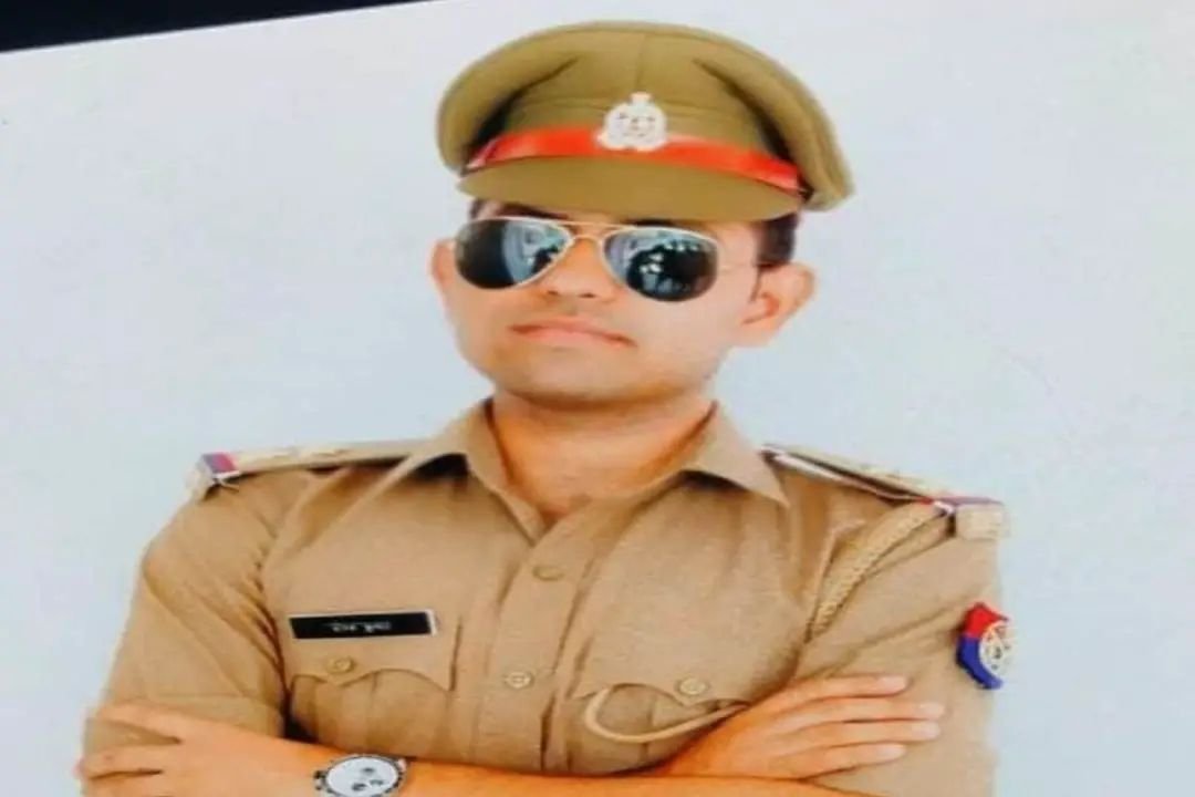 दूल्हा बनकर घोड़ी चढ़ने वाला था थानेदार आया SP का फोन!