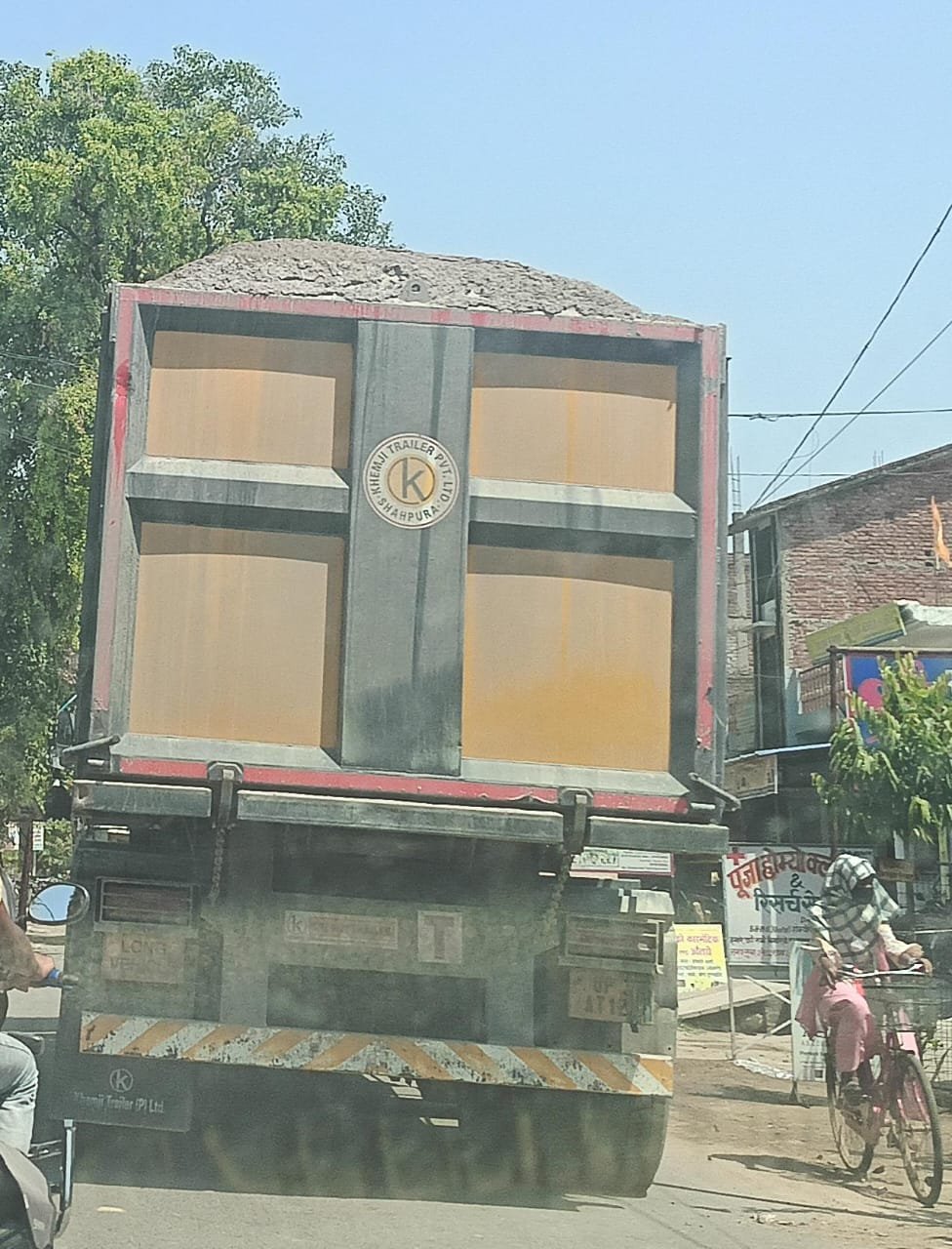 रायबरेली-और कितनी जिंदगियां लेंगे एनटीपीसी के राख ढोने वाले ओवर लोड टैंकर