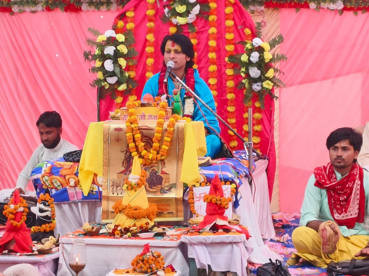 श्रीमद्भागवत कथा के दूसरे दिन यशोदा नंदन महराज जी ने सुखदेव के जन्म का वर्णन किया