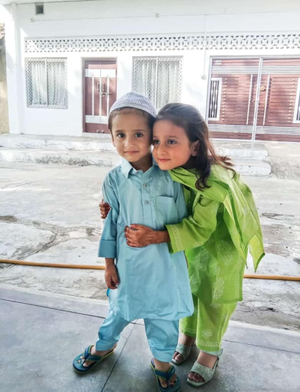 रायबरेली-अकीदत के साथ मनाई बकरीद ,ईदगाह में हुई विशेष नमाज ,अमन चैन व भाईचारे की दुआ हुई