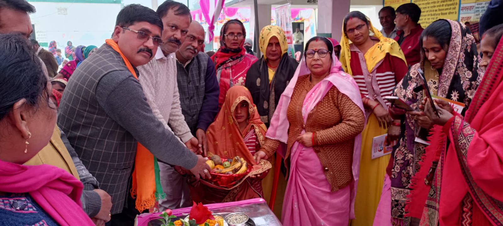 Raebareli:विकसित भारत संकल्प यात्रा में ग्रामीणों को बताई गई केंद्र सरकार की उपलब्धियां