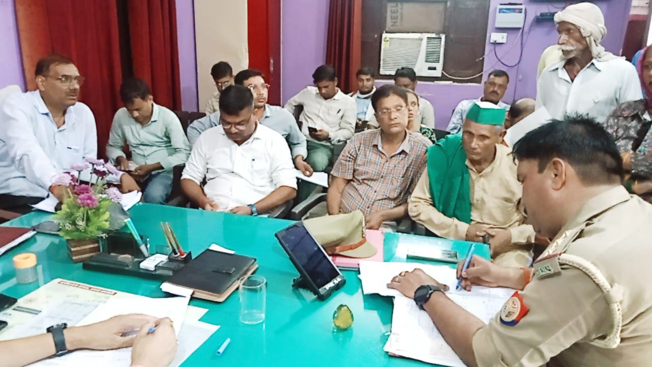 रायबरेली-डलमऊ में थाना दिवस पर एसडीएम ने सुनी समस्याएं