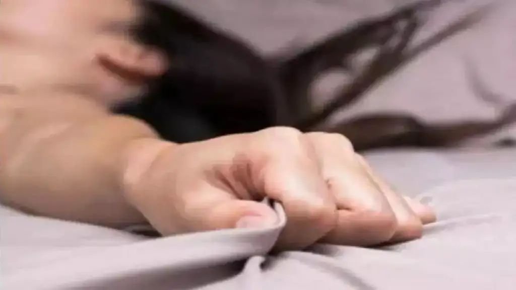 ट्यूशन छात्र के साथ शारीरिक संबंध बनाती थी टीचर,ऐसे हूआ खुलाशा