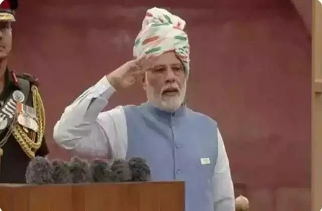 आज़ादी की 78 वीं वर्षगांठ आज पीएम मोदी लाल किले पर 11 बार फ़हराएंगे तिरंगा