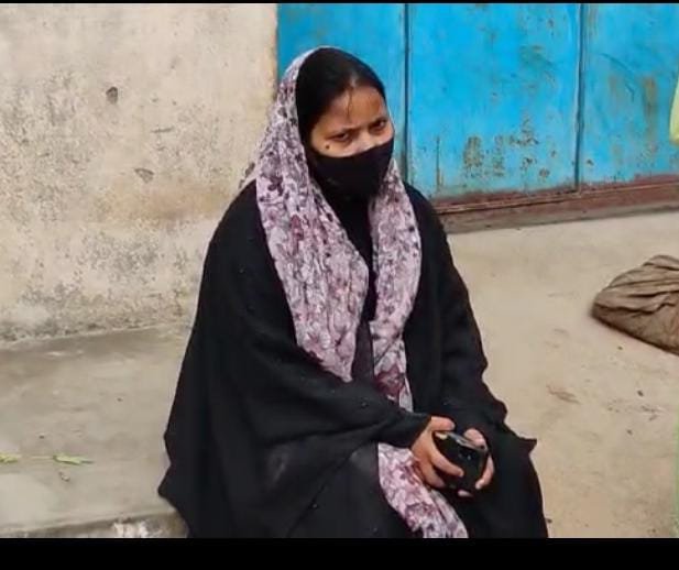 रायबरेली-बंधक से अवमुक्त होकर मुकदमा दर्ज कराने गई महिला से चौकी इंचार्ज ने की अभद्रता, एसपी से की शिकायत