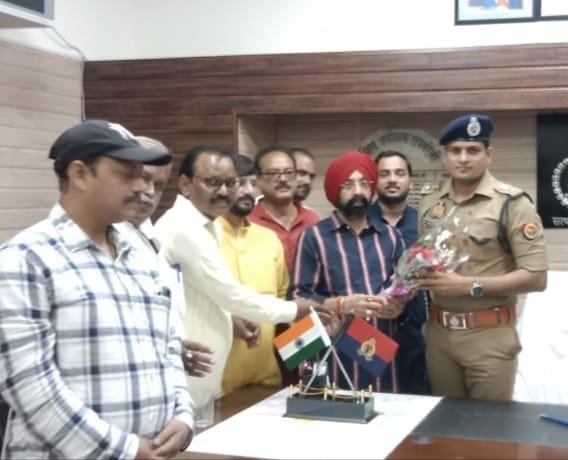 Raibareli-अखिल भारतीय उद्योगव्यापार मंडल ने किया नवागंतुक पुलिस अधीक्षक का स्वागत