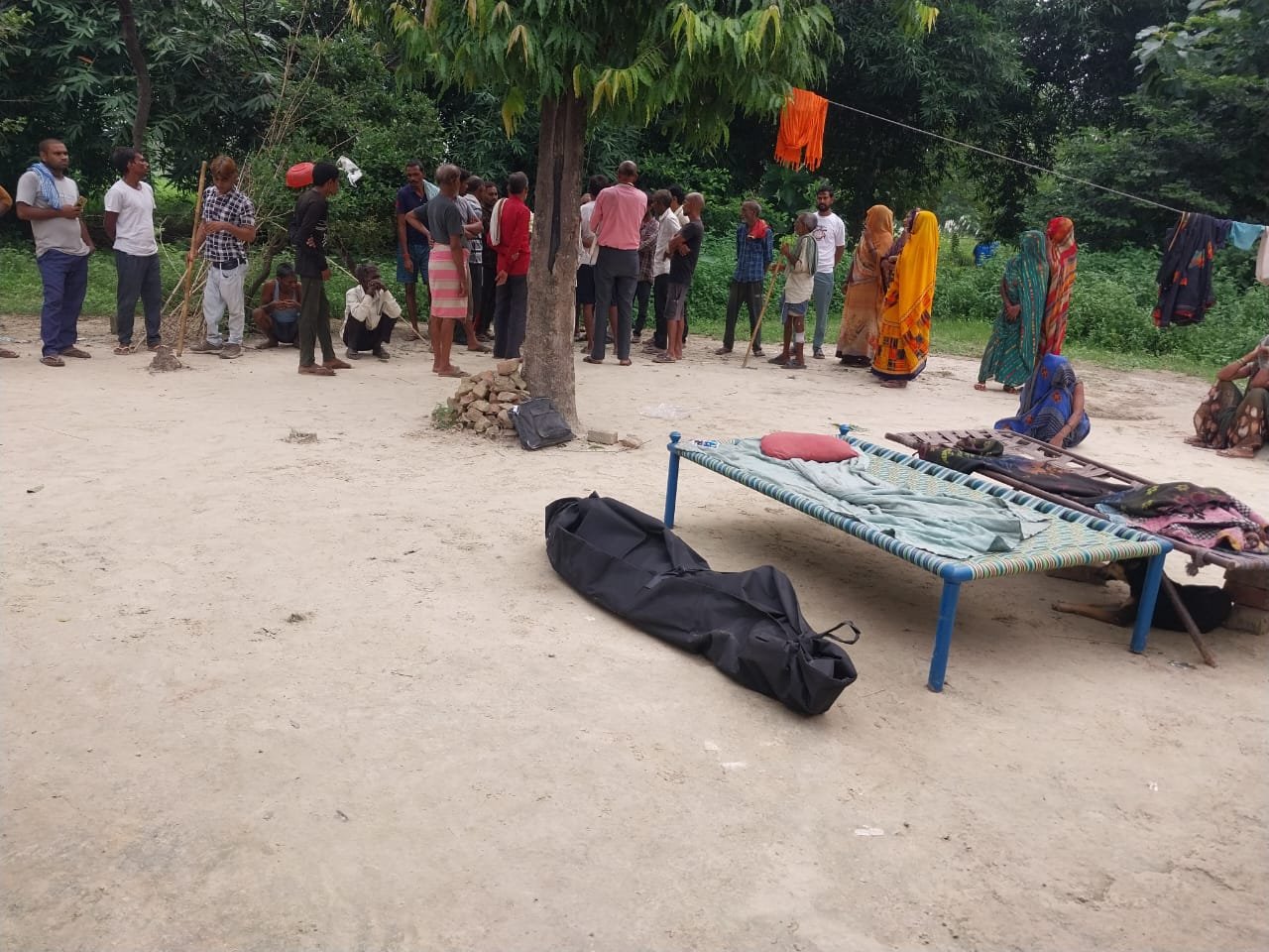 Raibareli-मृत अवस्था में चारपाई पर मिला अधेड़ का शव