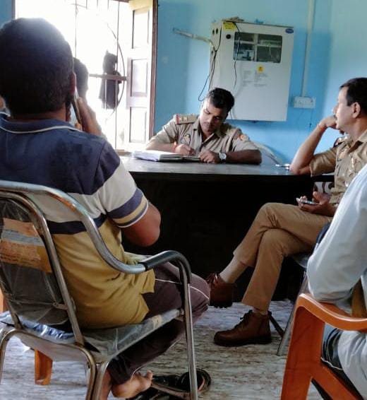 रायबरेली-पंचायत भवन का ताला तोड़कर चोर उठा ले गए लाखों का सामान