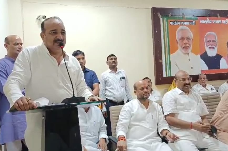 कुशीनगर प्रभारी मंत्री दिनेश प्रताप सिंह ने संगठनात्मक मजबूती पर दिया जोर, कार्यकर्ताओं को दी महत्वपूर्ण जिम्मेदारी