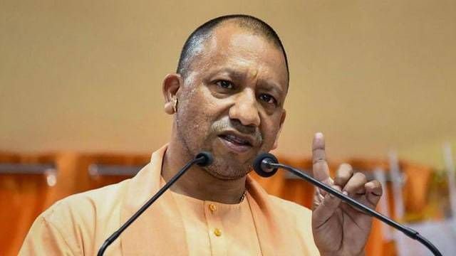 शिक्षक, शिक्षामित्र, संविदा कर्मियों को मिल सकता है दिवाली का तोहफा, वेतन बढ़ाने पर विचार कर रही सरकार