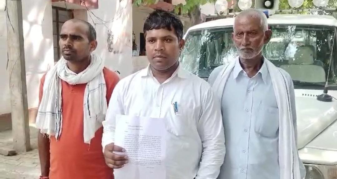 रायबरेली-कोटेदार को कालाबाजारी करते ग्रामीणों ने पकड़ा , नहीं हुई कार्रवाई 