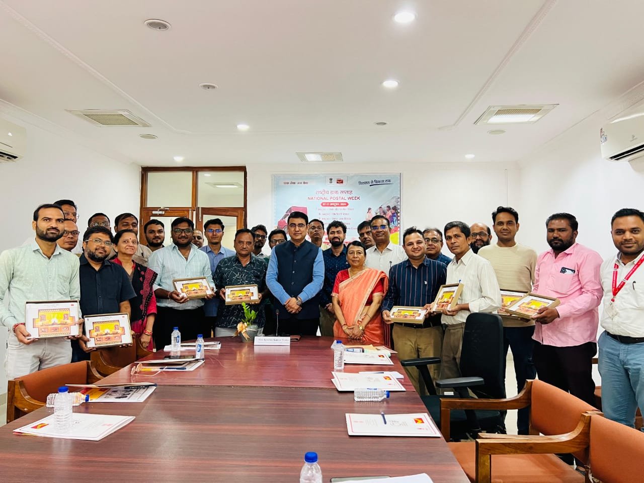राष्ट्रीय डाक सप्ताह का पोस्टमास्टर जनरल श्री कृष्ण कुमार यादव ने किया शुभारंभ, 'डाक और पार्सल दिवस' पर हुआ 'ग्राहक सम्मेलन'*