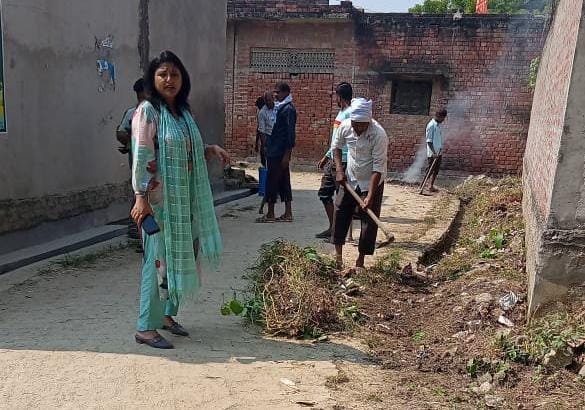 Raibareli-वीडियो वर्षा सिंह ने ज्योना गांव में परखी संचारी रोग अभियान की हकीकत