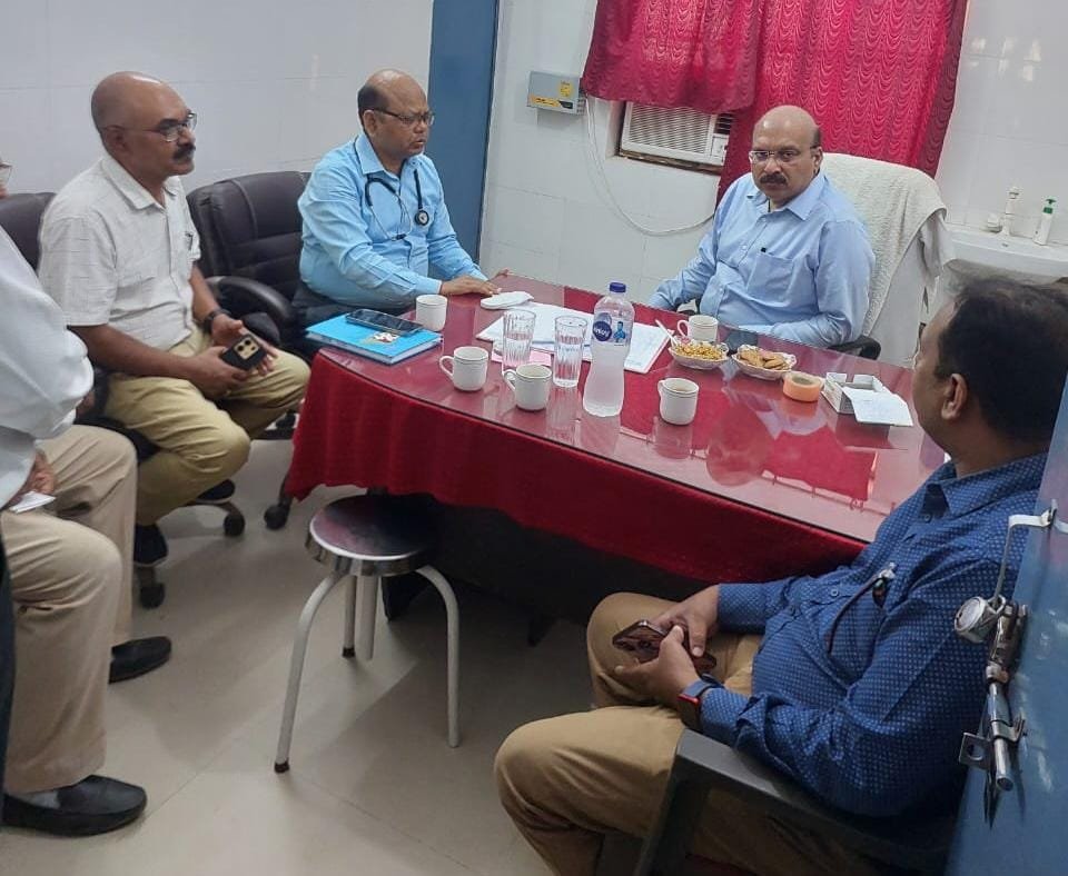 Raibareli-सीएमओ ने सामुदायिक स्वास्थ्य केंद्र का किया औचक निरीक्षण
