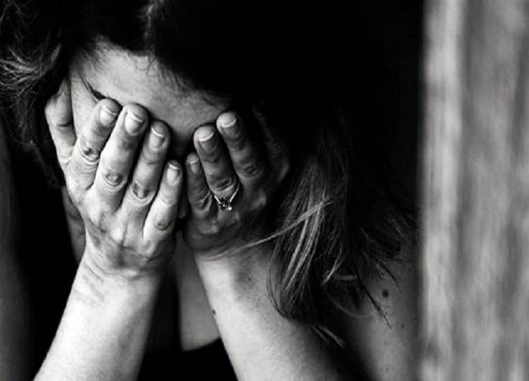 महिला ने नाबालिग से बना लिए अवैध संबंध, इसके बाद करती रही ऐसा, अब...