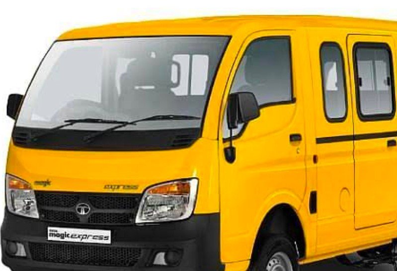 रायबरेली में टाइम्स काॅन्वेंट स्कूल के वाहन को किया गया सीज,स्कूल संचालक ने मनमानी की पार की हद