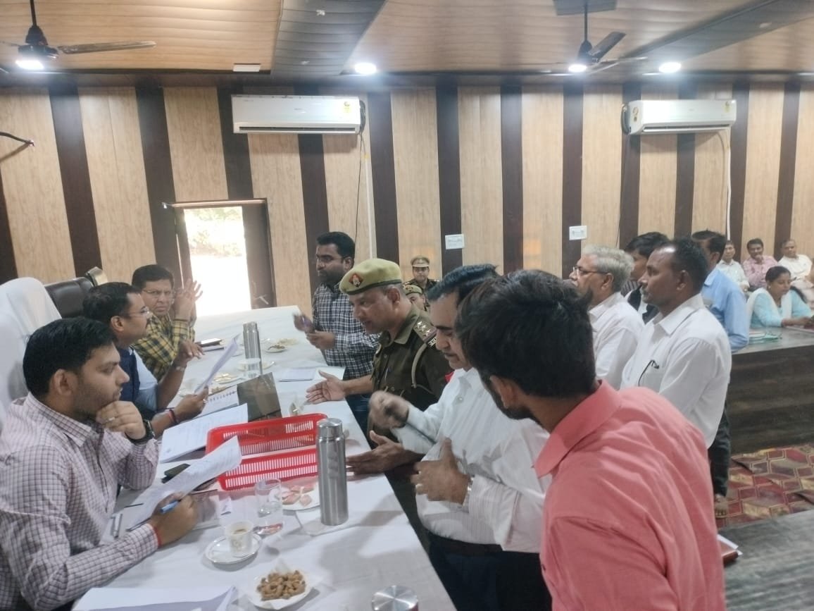 Raibareli-सीडीओ की अध्यक्षता में संपन्न हुआ संपूर्ण समाधान दिवस