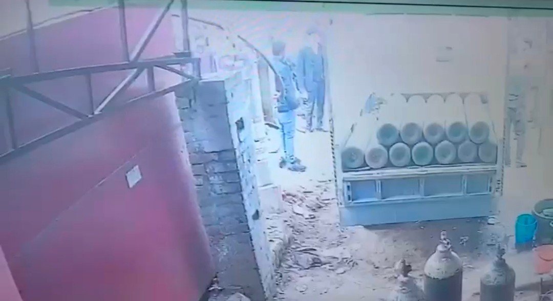 रायबरेली में बेखौफ दबंगो ने ऑक्सीजन गोदाम में घुसकर की मारपीट