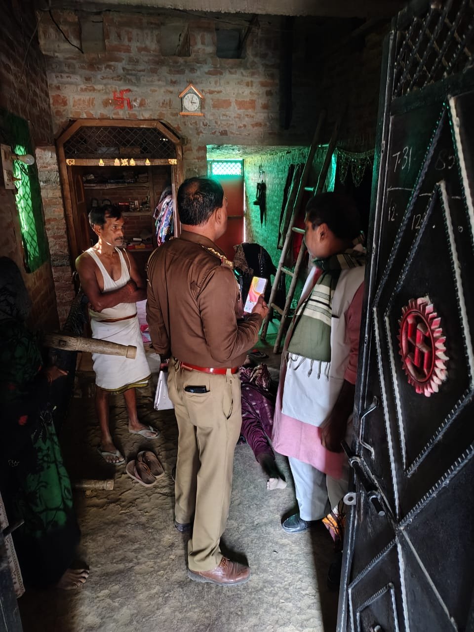 रायबरेली- 20 वर्षीय युवती ने संदिग्ध अवस्था में फांसी लगाकर की आत्महत्या